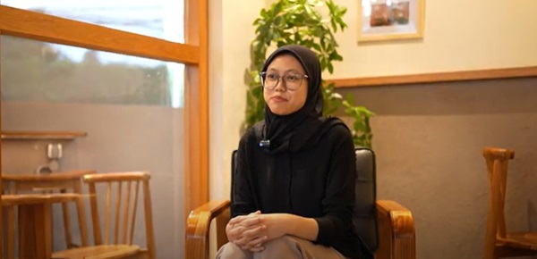 Menceritakan bagaimana ESB menemani Dobah dapat berkembang menjadi bisnis kuliner yang sukses