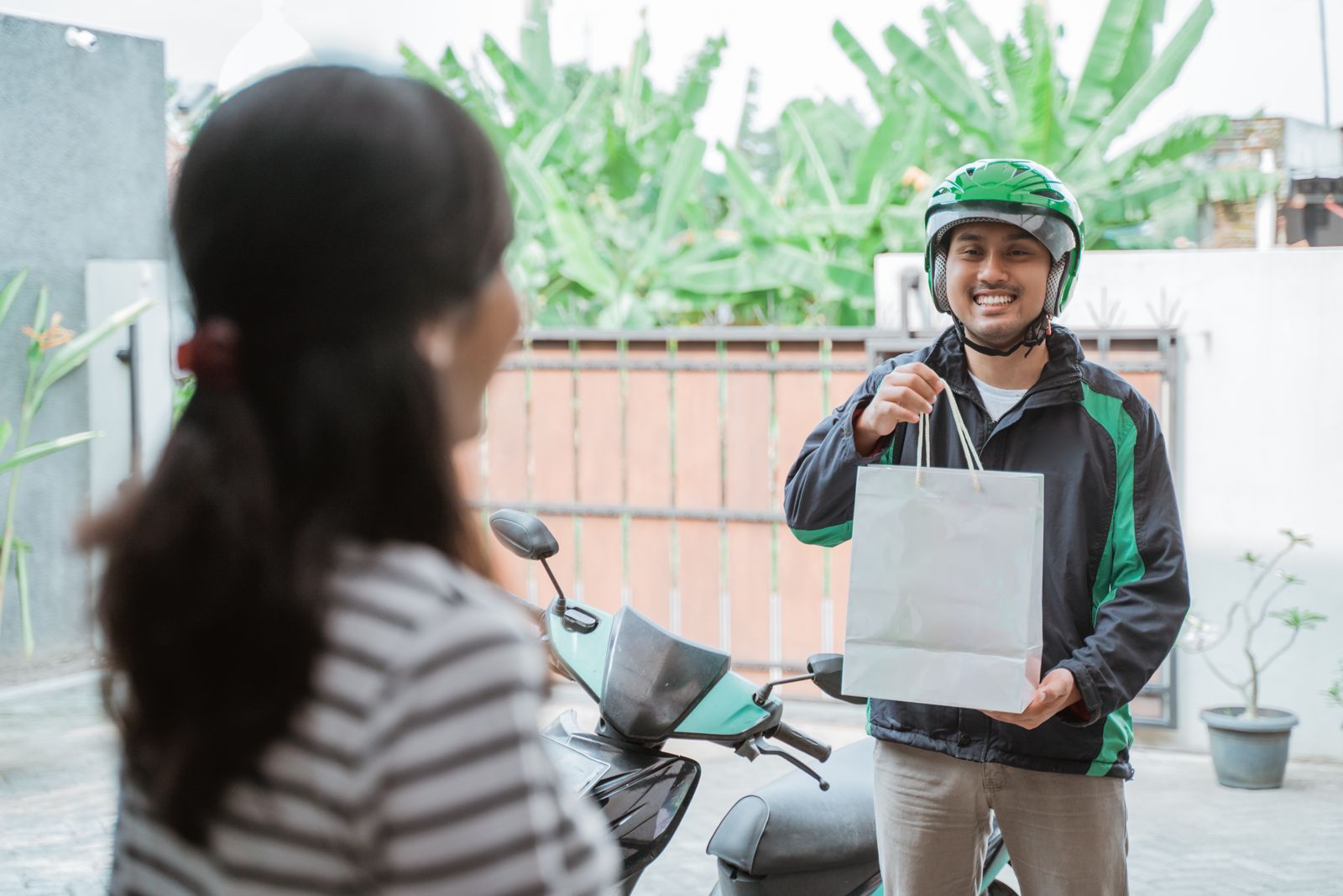 What is the Current Trend of Food Delivery Services?